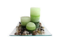 Dárkový set 3 svíèky s vùní "zelený èaj" na sklenìném podnosu s kameny