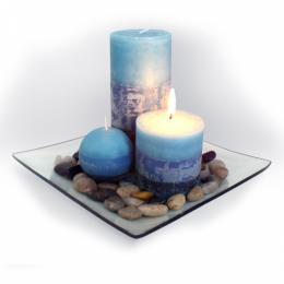 Dárkový set 3 svíèky s vùní borùvky na sklenìném podnosu s kameny.